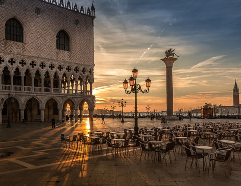 Sunrise On The Piazzetta San Marco - Canvas Prints by Rob Menting
