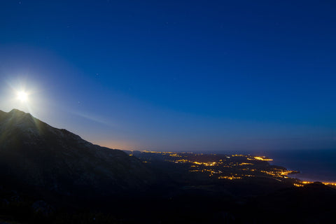 Moonset - Canvas Prints by Angel Alonso