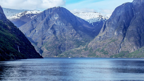 Aurlandsfjorden, Norway by Loethen