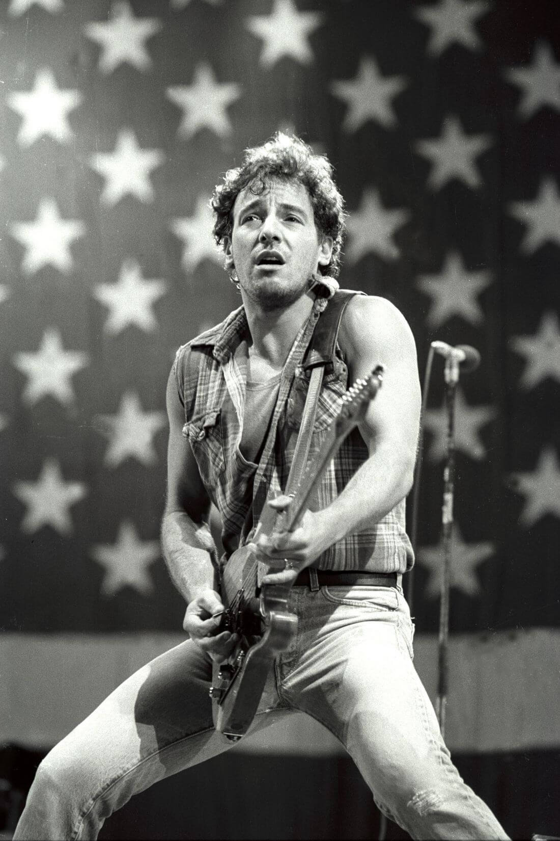 Vintage Bruce Springsteen Born In The USA Roadie Concert Sweatshirt 19 –  Black Shag Vintage