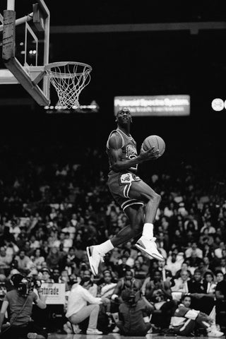 Michael Jordan - 1988 Slam Dunk Contest - Basketball GOAT Poster - Framed Prints