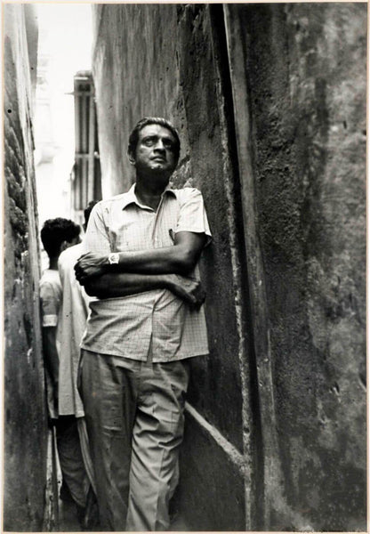 Satyajit Ray On Location- Bengali Movie Photograph Collection - Canvas Prints